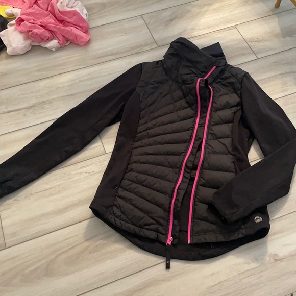 Mondetta Jackets & Blazers - Super cute and flattering jacket